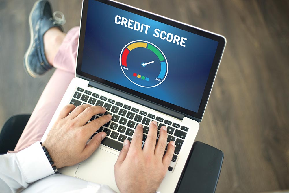 040 How does payment history effect credit score